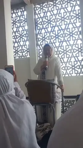 mugi paringi sehat barokah umur ibu nyai mahfudoh putri kh wahab hasbullah
