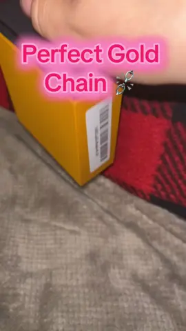 93 more days left before Christmas, don’t forget to get your gifts 🎁 early before they sell out 🤭 #goldplatedjewelry #gold #jewelry #mensjewelry #chain 