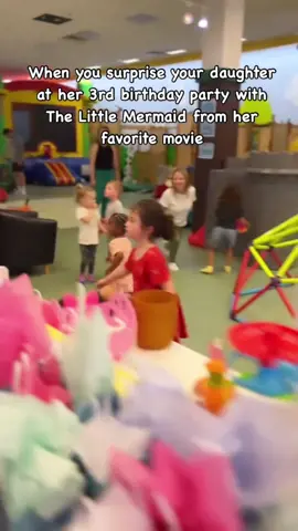 I knew she would be excited to see her! This was the best birthday! #girlmom #disneyprincess #toddlermom #toddlerjoy #bestbirthdayever 