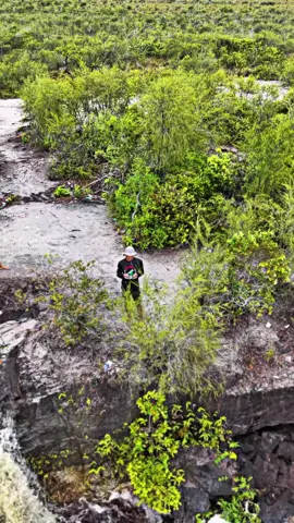 Air terjun merah kalap gadur, Kec. teluk sampit, Kab.kotawaringin timur, Kalimantan Tengah.