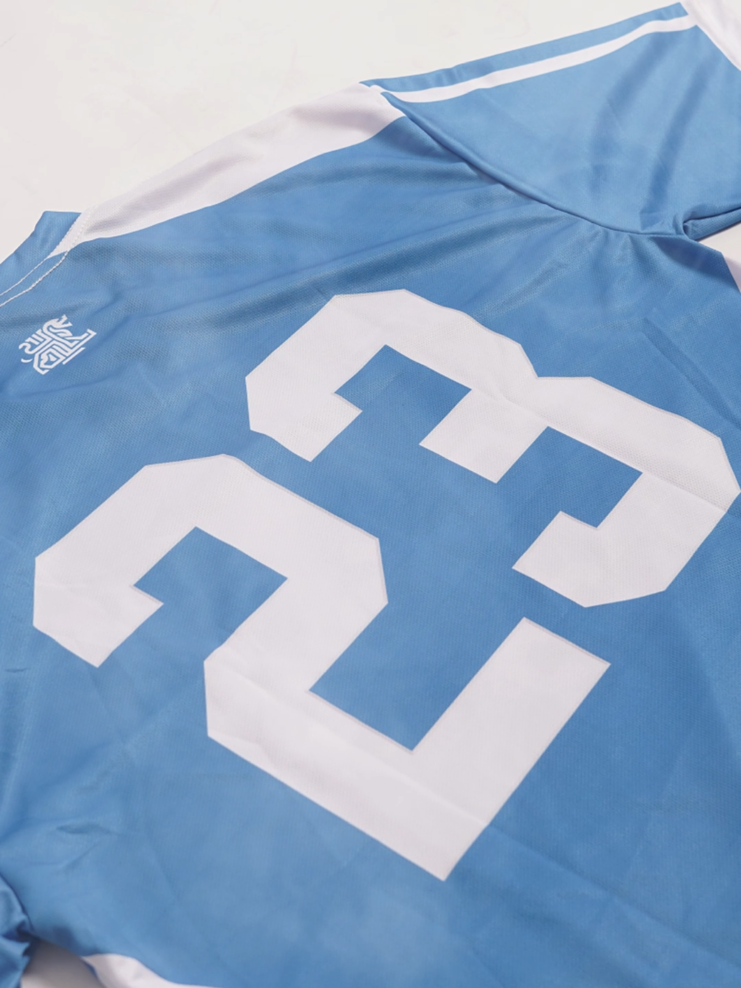 throw it, rock it #oversizedshirt #jersey #vintage #fashion #StyleInMotion #fypage #kaos #kaosoversize #kaosjersey #heroic #heroiclimited #kaoskeren #jerseygrapic #fypp