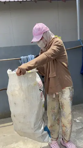 Outfit udah mendukung😭