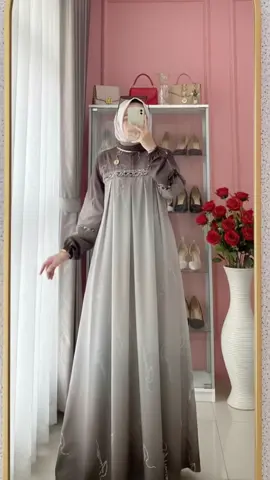 🌟 Gamis Elegan 🌟 Tampil anggun & stylish dengan WIDYA Dress Payet Ceruty 🌸 ✅ Bahan ringan & nyaman ✅ Desain simple tapi mewah ✅ Cocok untuk Lebaran & acara spesial #dress #dresscantik #ootdfashion #fypシ #fyp 