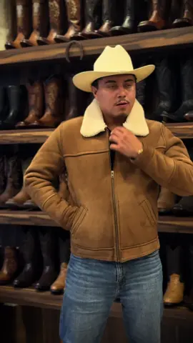 Chamarra malboro clásica #chayanneboots #leatherjacket #malboro #clasica #jacket 