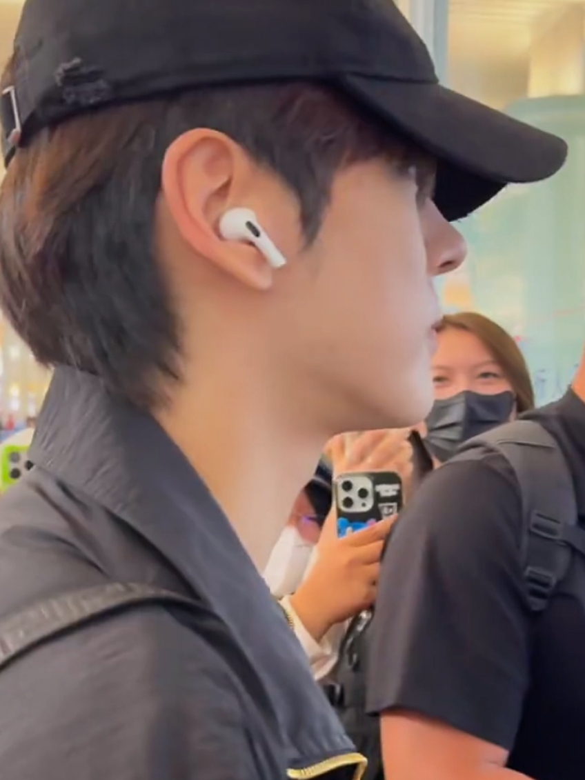 บินกันต่อ✈️เดินทางปลอดภัยค่ะ #เว่ยเจ๋อหมิง #weizheming #mileswei #ดาราจีน🇨🇳 #ฟีดดดシ 