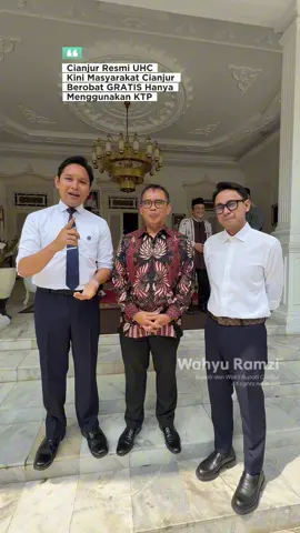 Pemerintah Kabupaten Cianjur berhasil meraih Penghargaan Universal Health Coverage (UHC)  Penghargaan ini menjadi bukti komitmen Bupati dan Wakil Bupati Cianjur dalam memberikan jaminan layanan kesehatan yang adil dan merata bagi seluruh masyarakat. Kini, masyarakat Cianjur cukup membawa KTP untuk mendapatkan layanan kesehatan yang layak. Karena kesehatan adalah hak semua warga, dan Cianjur telah membuktikan dengan meraih Penghargaan UHC. #drmohammadwahyu #abiramzi #cianjurerabaru 