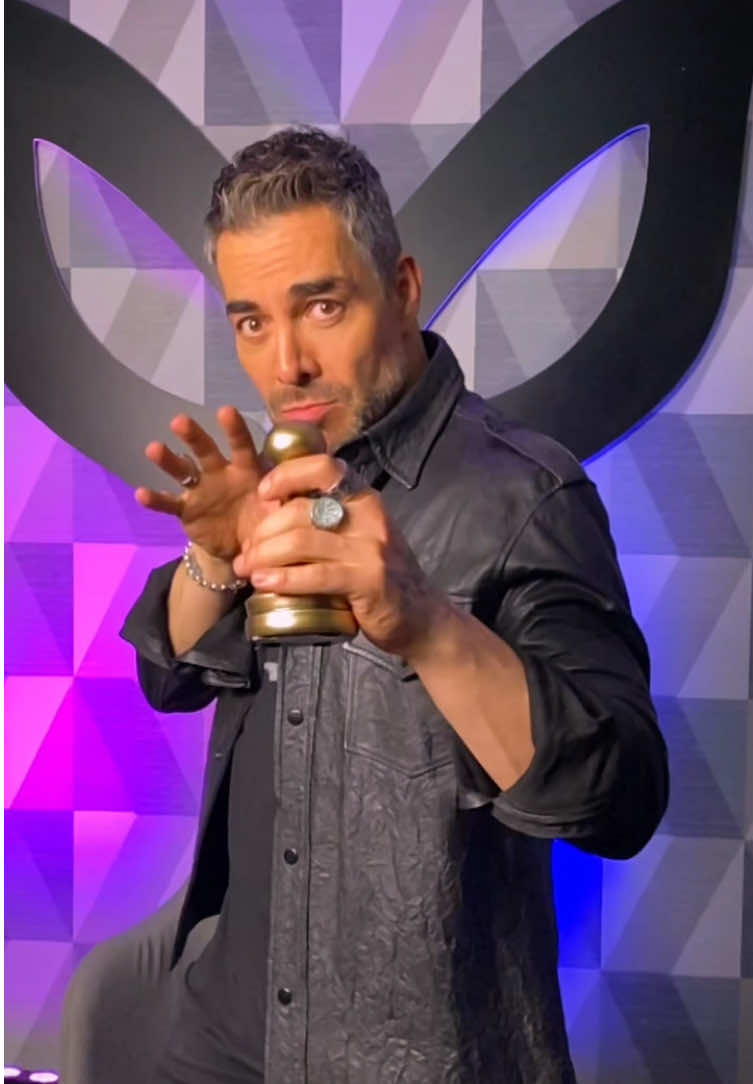 Ya queremos escuchar a @Omar Chaparro decir “¿Are you ready?” 😎 ¿#QuiénEsLaMáscara? estreno MUNDIAL 12 de octubre por @Las Estrellas @Univision y @ViX #original 