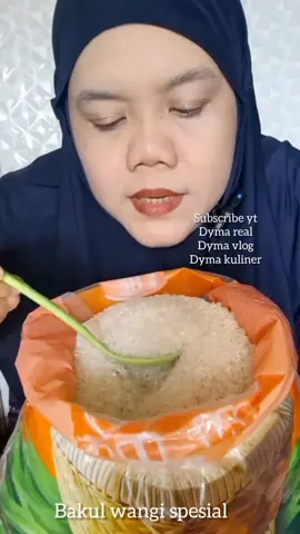 asmr makan beras mentah #rawriceeating #makanberas#fyppppppppppppppppppppppp #asmrrawriceeating #jangkauanluas 