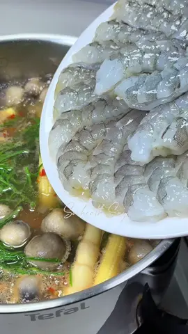 ចូលចិត្តធ្វើ ហើយក៏ចូលចិត្តញាំ#សម្លរប្រហើរបង្គារ #ម្ហូបគ្រួសារខ្ញុំ🥰 #cooking 
