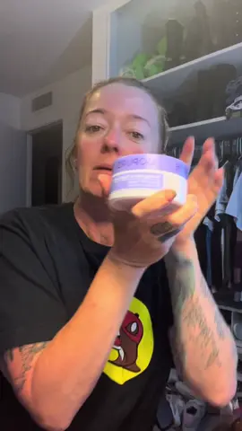 This @Gopure skin tightening cream is one of the best on the market and for good reason! It hydrates your skin, helps to reduce fine lines and wrinkles, helps to tighten your neck skin and chest area and can also be used on your stomach, legs and butt. 