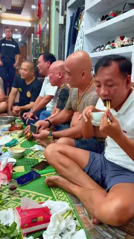 Ta gọi nhau là anh em phải sống cho vẹn chữ TÌNH ...#xuhuongtiktok #xuhuớng #tinhanhem👍 @Dũng Trọc Hà Đông 