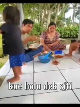 meme kue bolu dek siti#MLBBNEXT2025 #NEXTJagoanMabar #meme #fyp 