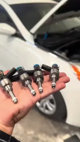 Car Injector servicing laboratory #injector #fuelconsumption #DubaiWalaGarage #carrepairworkshop #engine 