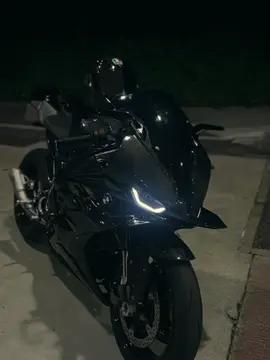 #capcut_edit 🏍️🍷😮‍💨 #motosdeportivas #motos #alcorte #bikers 