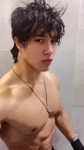 Tu Coreano favorito 😮  Posing bien potente tio, prime Cepeda Buscar 🔍  . . #gym #zyzz #aesthetic #davidlaid #fyp 