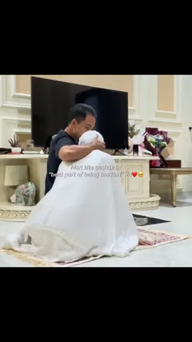 Impian setiap perempuan kan ini?❤️🥹 #bestpartofbeingmarried  #marriage  #marriedlife #couple  #fyp 