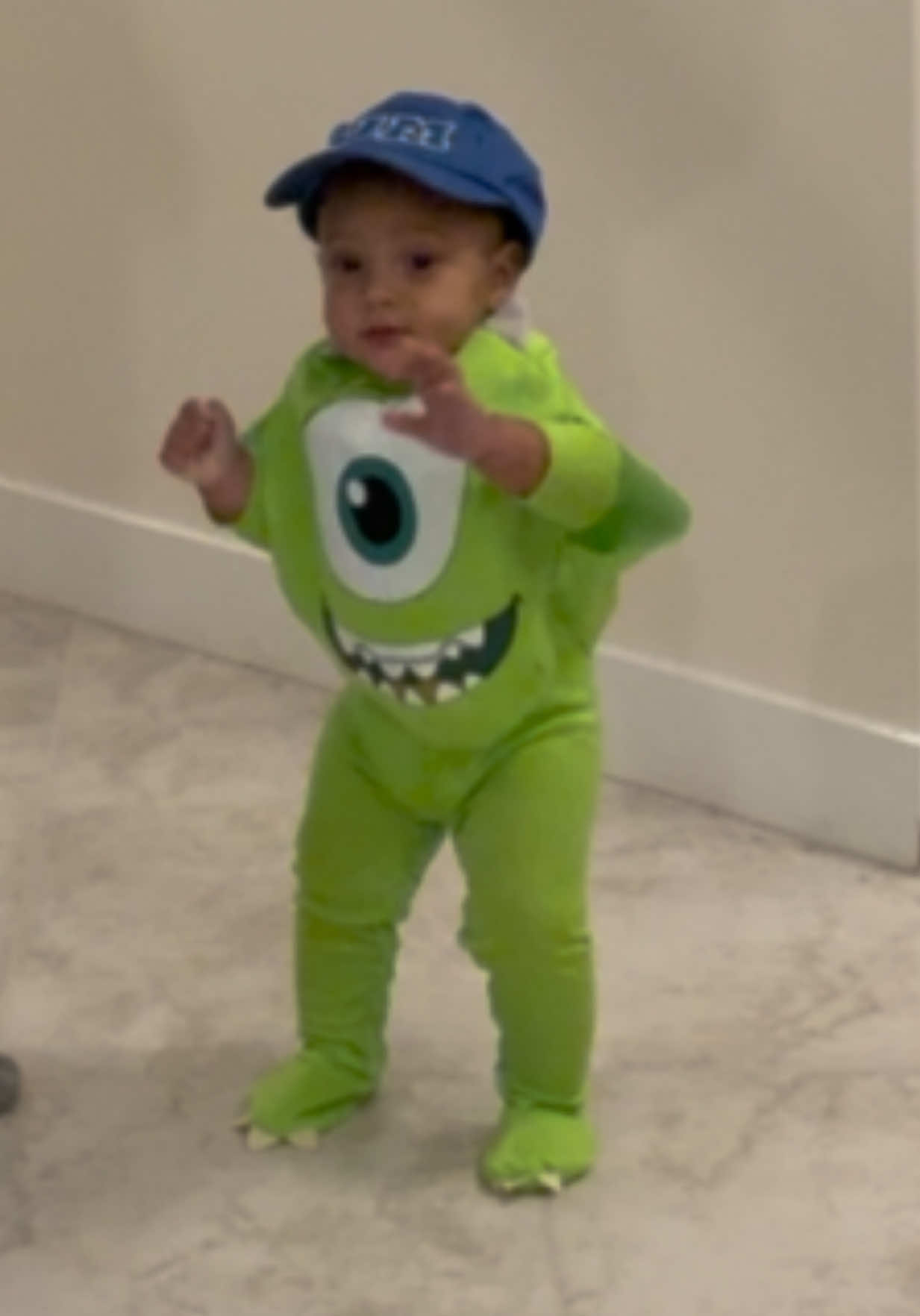 My little Mike Wasowski 😭💚 @Zaza #zaza #babies #larobenz #monstersinc 