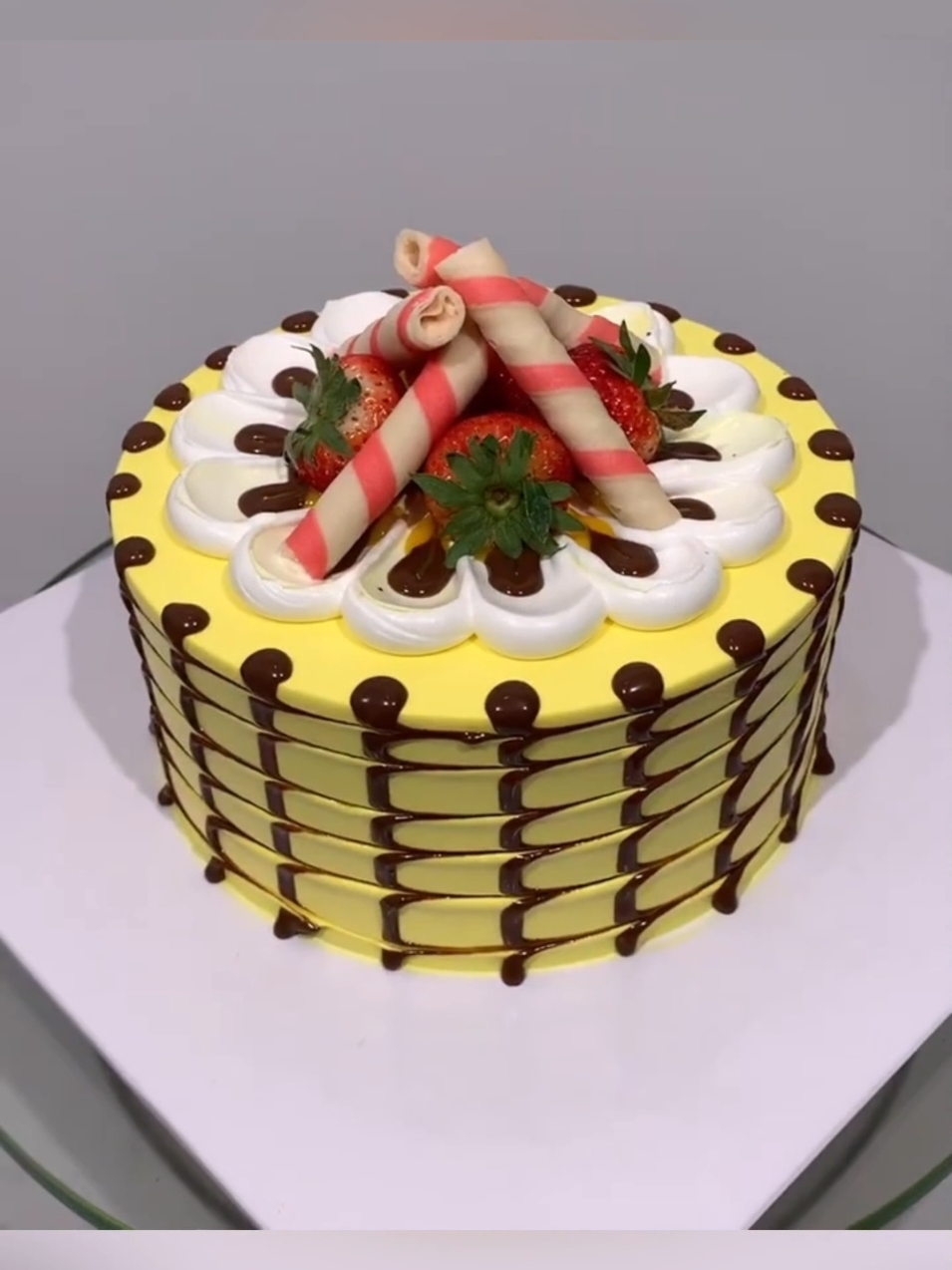 Tips Chocolate Cake Decorating #tips #chocolatecake #cakedesign #cake #cakedecorating  @𝘾𝙖𝙠𝙚 𝙨𝙩𝙮𝙡𝙚 