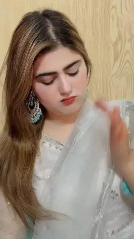 🧿🧿 #uzmaswati_pashtosingar #official_acoount🔥✌🏻 #🤫👍🏻👏 #💯 @🎤 Singar_UZMA_swati🎤 @Baryalkhan16 @Studiofficiall @★彡[ᴢᴀʀᴀ ᴋʜᴀɴ]彡★#uzmaswati_pashtosingar   Tok  _training_foryou_page    📽️🎧☪️🇵🇰 /