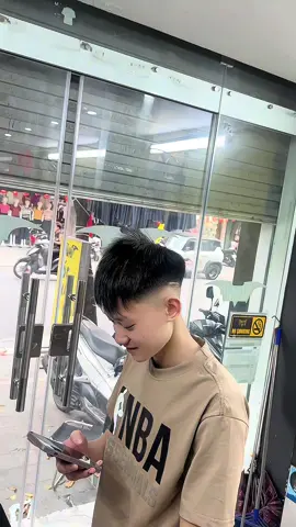 layer bung gáy nhọn & chấn viền kết hợp kẻ vạch 🔥🔥🔥 #phongbvb #teamphongbvb #tocnamdep #layers #hairstyle 