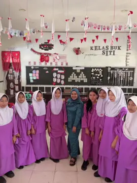 Hempaskan lelah hari ni bersama siswi ku.#guru #gurumatematika #bareng #siswa #fypシ #beranda @Welcome class eight two 