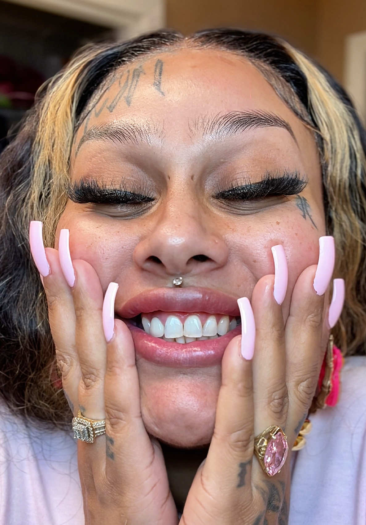 These whitening strips really work, a bright smile can really boost your confidence 💗thank you @GuruNanda LLC    #teethwhitening #beautycreator #beautyinfluencer #oralhealth #gurunanda 