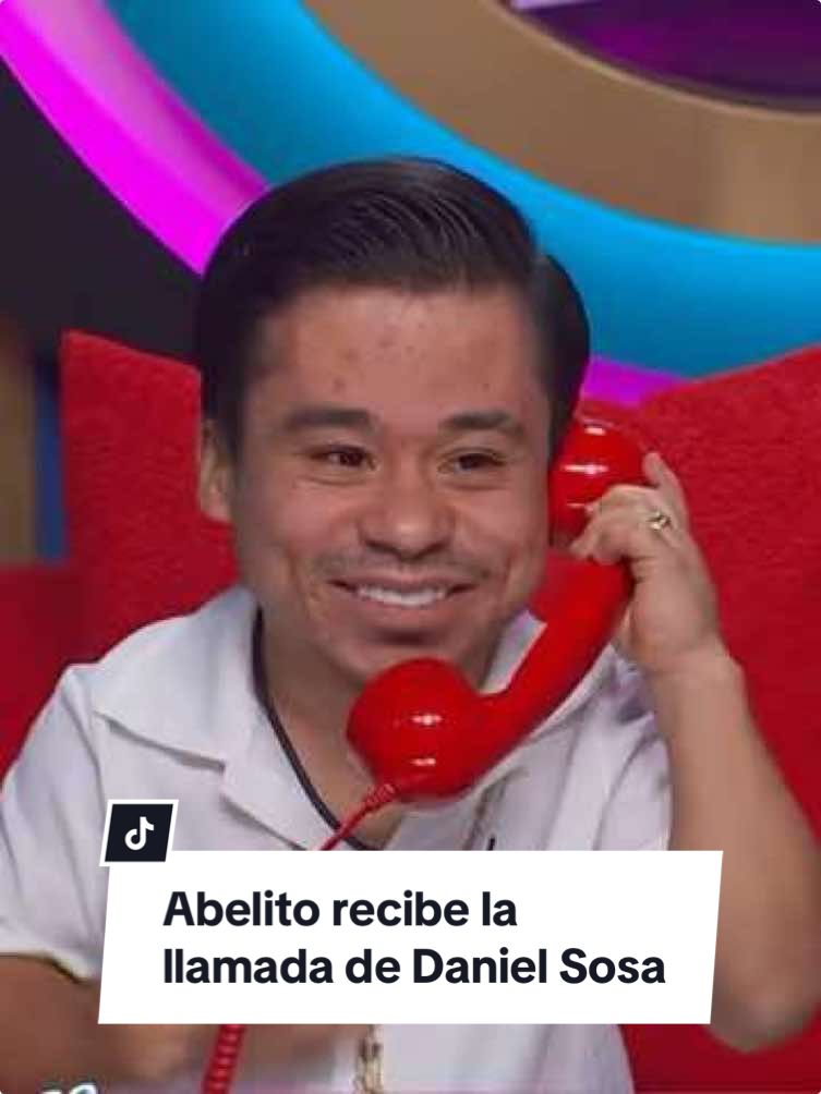@el_abelito_oficial recibe la llamada de @danielsosafado, quien le tiene una increíble sorpresa, la visita de sus padres.  Si quieres ver el momento COMPLETO, suscríbete ya a @vix y no te pierdas de nada con el 24/7 🔥 #LaCasaDeLosFamososMx, rumbo a la final, disponible también en #LasEstrellas y #Canal5