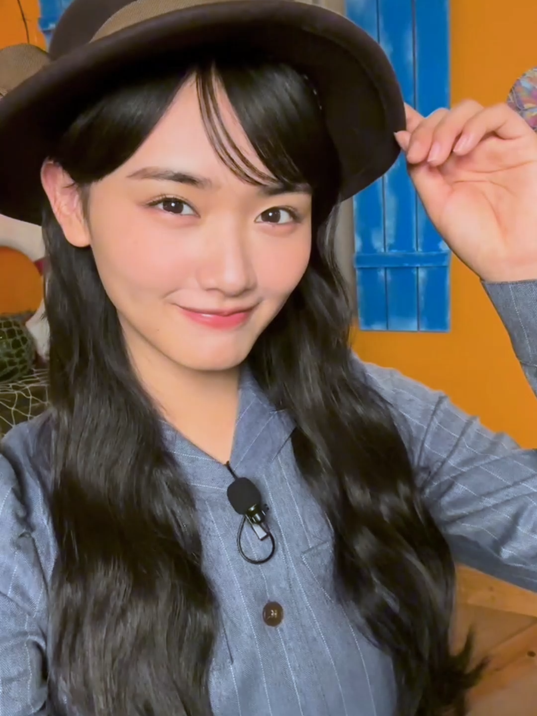 【6周年限定撮影紹介ムービー🎥】 6周年の特別なセットと衣装を #櫻坂46 の #山﨑天 さんに紹介していただきました🌸 動画の衣装を着用したシーンカードが手に入る撮影は現在開催中📸 ぜひゲットしてくださいね✨ #ユニエア6周年 #ユニエア