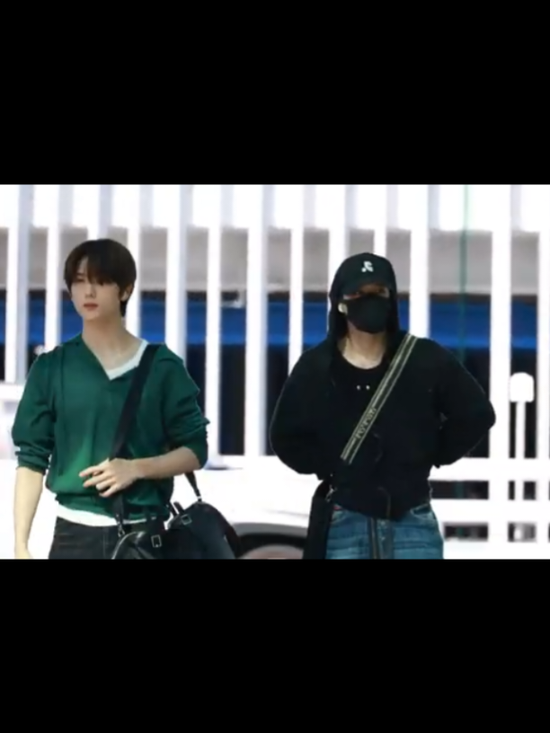 dreamies otw jakarta🇲🇨 pesona cowok yang belum bisa diliat secara langsung😭 have fun guys, stay healthy ya🫶🏻 #nctdream #sijeuni #tds4 #jakarta #konser  cr : newsen 