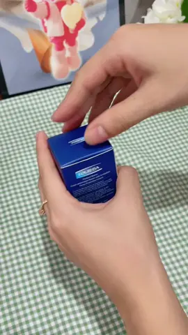 Thanh lăn dưỡng ẩm cho gót chân dùng mê luôn #thanhlangotchan #kemduongdataychan #duonggotchan #xuhuong #thanhhoai22003 