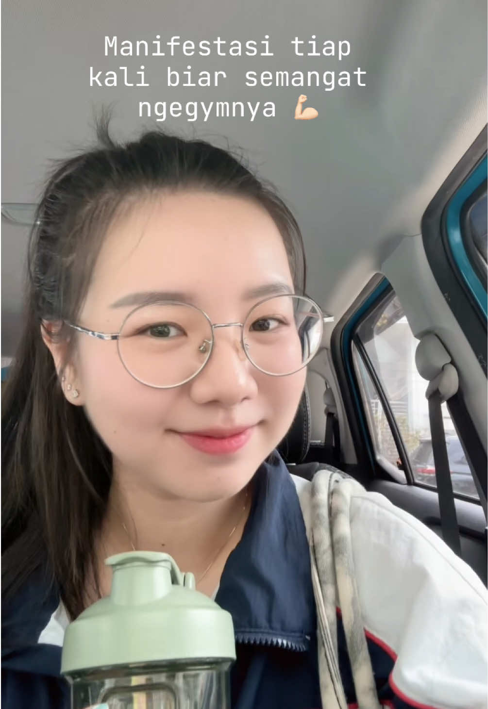 Number 1 motivator = myself 🤣 . Biar lbh smangat workoutnya. Mantra tiap sblm gym. #workout #motivation #gym #VoiceEffects 