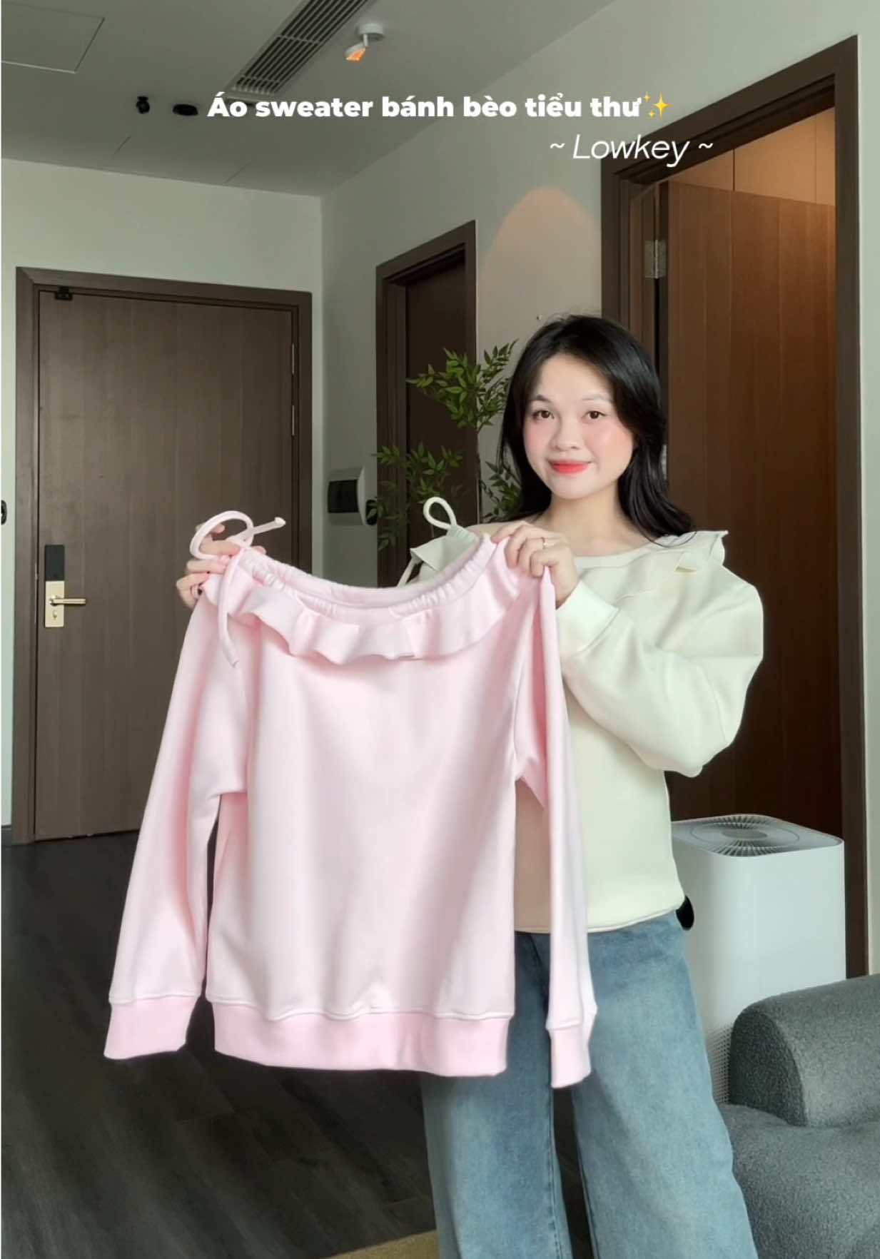 Mấy nay trời se se lạnh, mặc em áo này thích hợp ghê đấy ✨#huongtranreview 