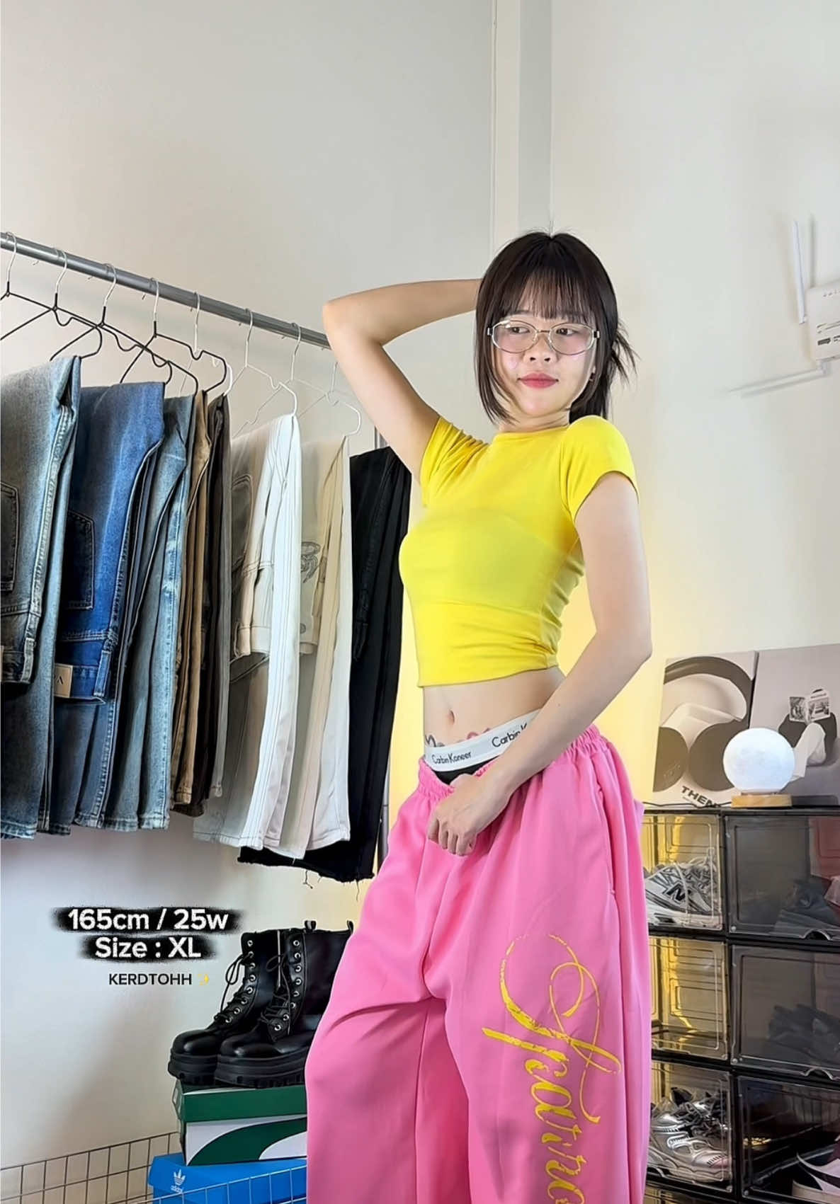 ตอบกลับ @ไอ๋ย๋าาาา มี 2 สี ใครเห็นไซส์มีสีถูกใจกดเลยย หมดเร็วมาก ~ #กางเกงวอร์ม #กางเกงขายาว #กางเกงวอร์มขายาว #กางเกงขายาวผู้หญิง #OOTD 