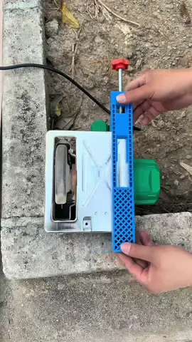 See your cut line clearly! Some rails feature anti-glare markings.