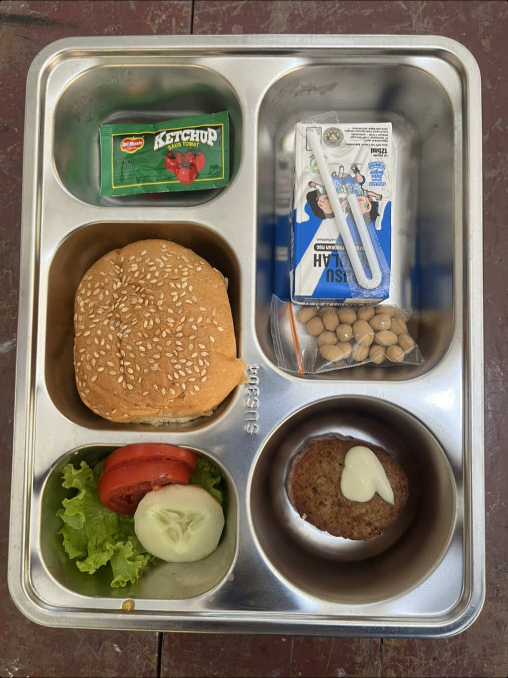 Terimakasih Pak Prabowo dan BGN, menu MBG nya “enak” kata anak2  #esperoka #mbg #makanbergizigratis #smpn2karanggede #esperokajaya 