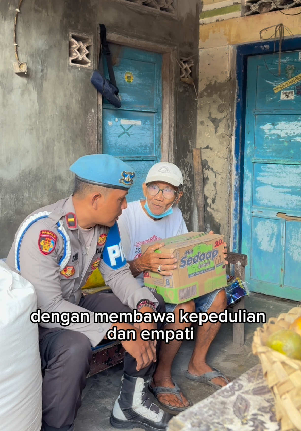 Wujud Nyata Sebuah Pengabdian🥰 @Bidpropam_ Bali @propammabespolri #fypシ゚ #polisibaik #polisiindonesia #berandatiktok #casistnipolri 