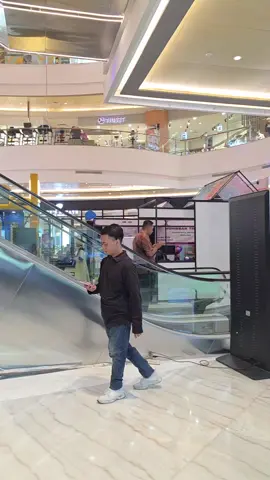 Buat kalian yang masih khawatir sama Hp kalian yang kenapa kenapa, tenang aja guys sekarang sudah ada Samsung care+ yang bisa ngeproteksi hp kalian ya😍