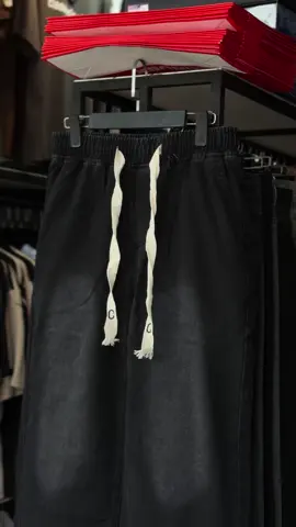 Jean အမဲဗြောင်မှိုတက် Size - 28/29/30/31/32/33 Fb Page - Ko Thein Sneaker & Fashion Shop Viber  09691671420 Mawlamyine,7St,Thrimyine #tiktok #foryoupage #tiktokindia #jeans 