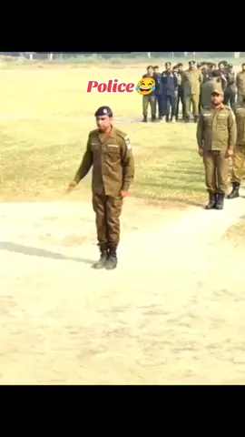 police vs Pakarmy#deartiktokteamdontunderviewmyvideos #pakarmy #100kfollowers #foryou #foryou @n ki jaan hnu ❣️ @وريشه @Aliza Qureen333 @🥀❣️شہزادی،❣️🥀 