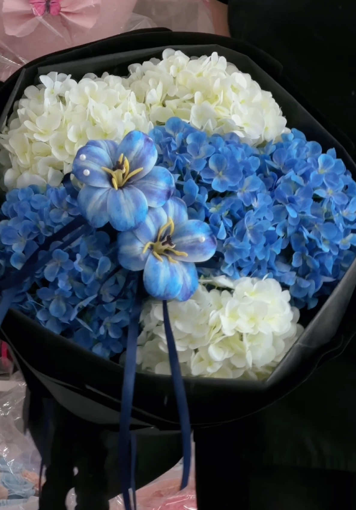 Không cần hoa thật mới khiến người ta rung động. Quan trọng là... đúng người, đúng ý💙 #hoaluacaocap #hoasap #hoatuoihonai #viral #CapCut 