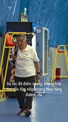 Dù tóc đã điểm sương, nhưng trái tim vẫn đập nhịp nhàng theo từng đường cầu #badminton #caulong #badmintonun #badmintontiktok 