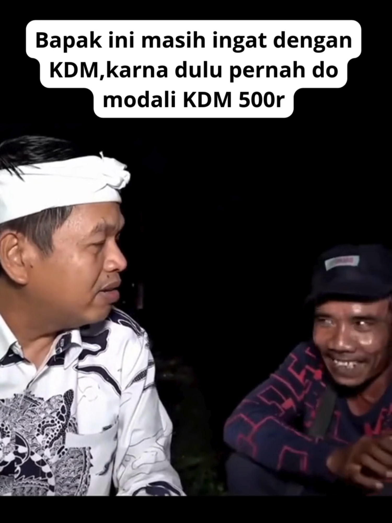 Masih Ingat KDM! Dulu Pernah Dimodali Rp500 Ribu! 🥹💸 Sungguh mengharukan! Seorang bapak-bapak bertemu kembali dengan Kang Dedi Mulyadi (KDM) dan langsung mengenali KDM. Ia ternyata masih mengingat dengan jelas kebaikan KDM di masa lalu. Bapak tersebut bercerita bahwa dulu KDM pernah memberinya modal usaha sebesar Rp500.000. Meskipun nominalnya tidak besar, bagi bapak itu, bantuan tersebut sangat berarti untuk memulai usahanya. Momen ini membuktikan bahwa KDM selalu meninggalkan kesan mendalam di hati rakyat. Kebaikan yang tulus, sekecil apa pun, akan selalu diingat. KDM adalah pemimpin yang menanam kebaikan, dan memanennya dengan cinta rakyat. ❤️ #KDM #kangdedimulyadi #gubernurjawabarat #KdmCalonRi #kdmforpresiden #kdmpresiden2029 #bapaaing
