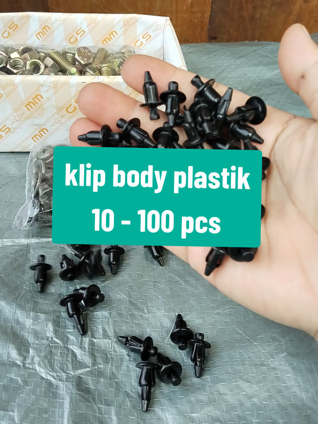 mulai harga 5rban aja, kemasan 10-100 pcs ada. klip body plastik nya...  #klip #klipbodymotor #kancing klip#baut 