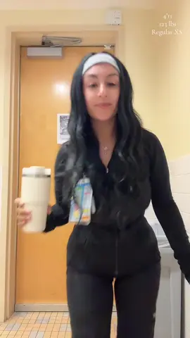 Back at it again, their comfy!! #yogapants #healthcare #latinainhealthcare #parati #fyppppppppppppppppppppppp 