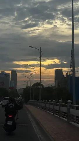 Lang thang một lát 🌇 #danang #langthangdanang #biendanang 