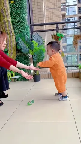 Giày cho bé#meboriview #giaychobe #viral #tiepthilienket #xuhuong 