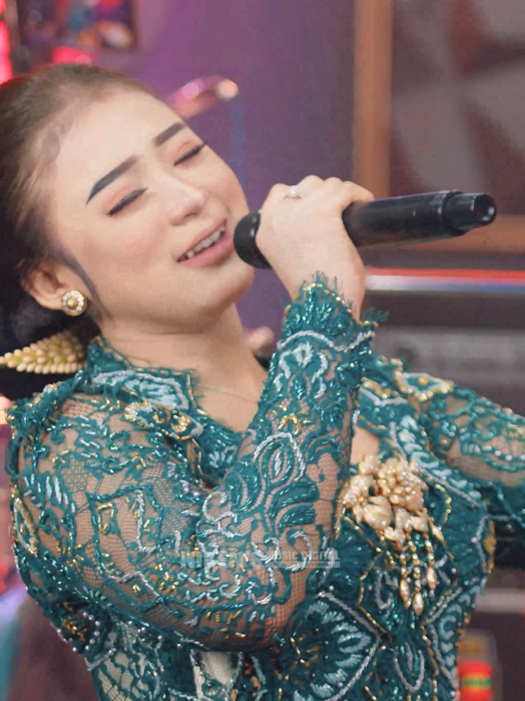 Kangen - Niken Salindry Full Video On Youtube Channel Kembar Music Digital .  . #nikensalindry #nikensentertainment #nikensmusicdigital #sanidynusantara #kembarmusicdigital 