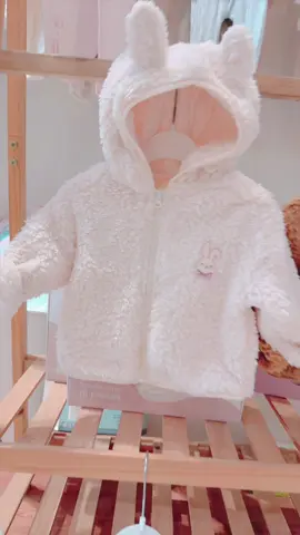 #áo Khoác lông Nous cho bé. . Áo khoác lông cho bé sơ sinh. Mẫu này cứ ra là auto cháy hàng đó mẹ. #nous #newborn #khoácchobe 