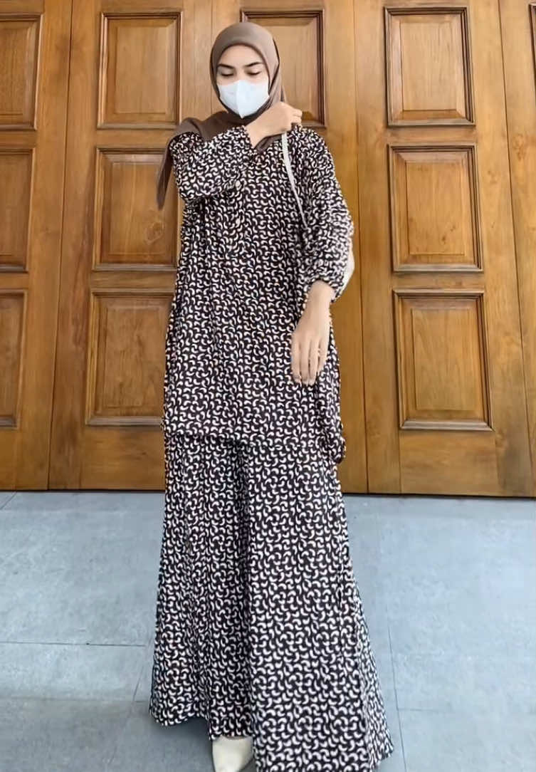 Siapa nih yang udah punyaa serina onesettt? Komen kiranianss🥳  #fyp #onesetjumbo #promomakangajian #onesetrayon #onesetmurah 