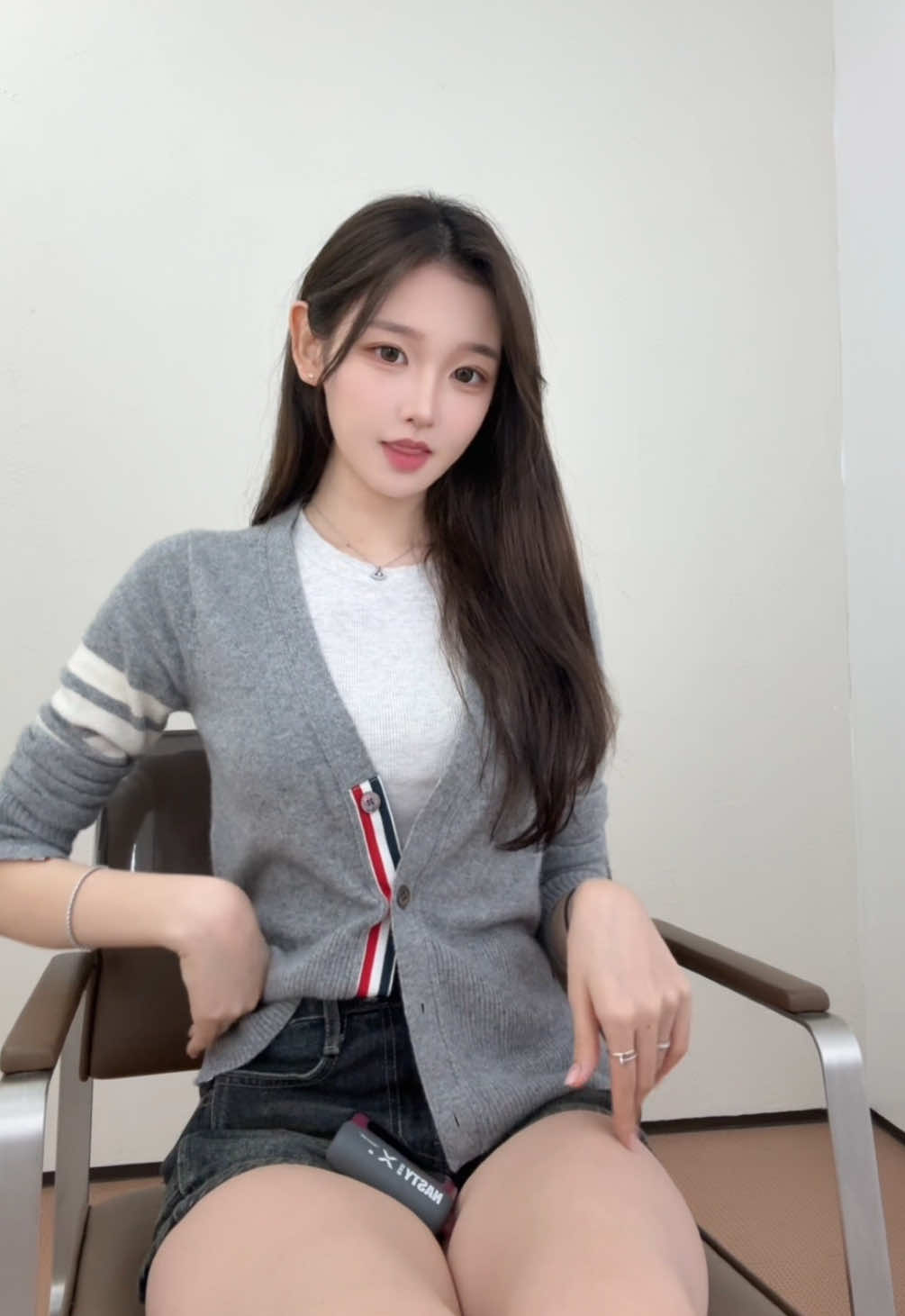 쌍커풀 라인이 맨날 오락가락하는데 찝을까요 말까요 손대기는 싫은데 스트레스는 받고 ㅜ